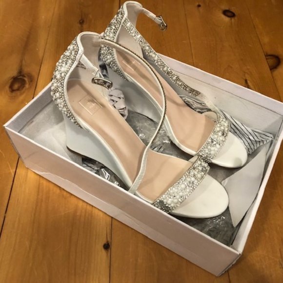 David's Bridal white wedges - Picture 1 of 2